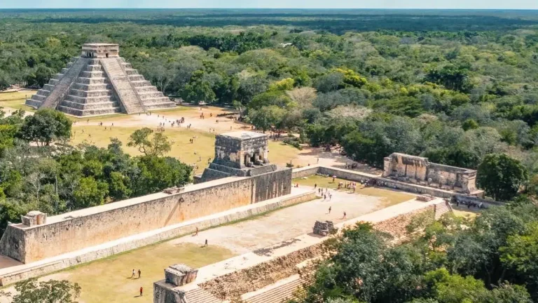 chichen-itza-cancun-aerial
