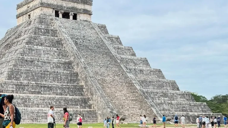chichen-itza-cancun-distance