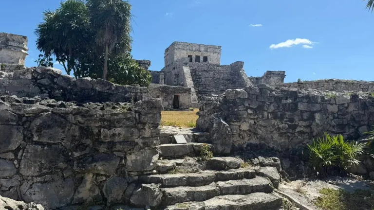 tulum-ruins-stairs