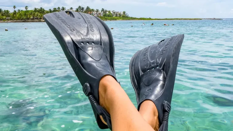 akumal-turtle-snorkeling-feet