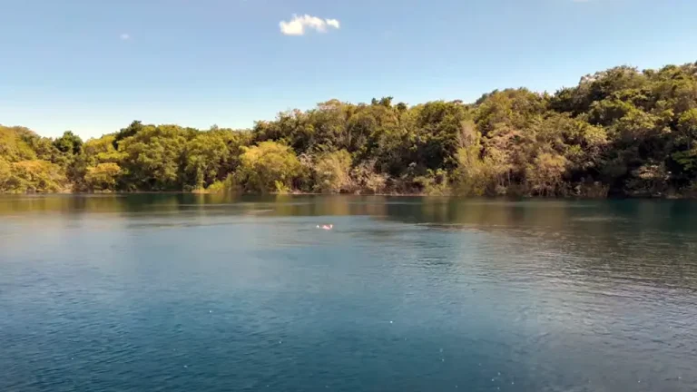 bacalar-lagoon-swin