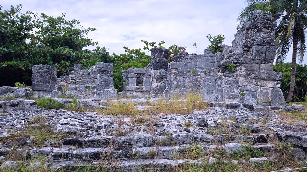 El Rey Ruins are one of the easiest historical stops in Cancun because they sit directly inside the Hotel Zone.